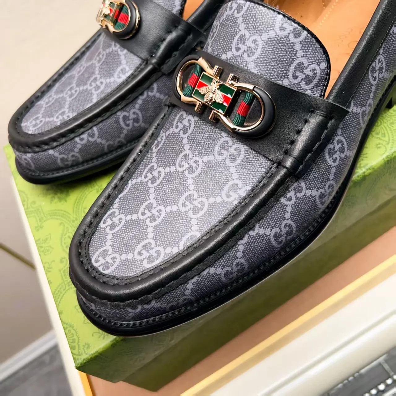 Men's men's shoes 💰460 🆘【GUCCI】Gucci ·🐂里· Hot-selling pea shoes top brand luxury, top quality, the latest fashion pea shoes.. The upper is made of original first-layer cowhide. (Full first-layer water-dyed 🐂 leather·inner). The original stylish and stylish soft rubber wear-resistant and non-slip outsole is light and comfortable on the foot, available in 3 colors! Matching code: 38-44 (customized at 45.46.47)